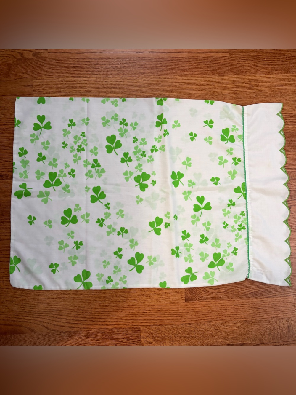 Vintage Anne Klein Burlington Standard Pillowcase Green Shamrock Clover Scallop